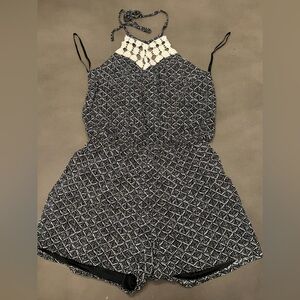 Miami Women’s Sleeveless Halter Romper, Black/White Abstract Print, size L